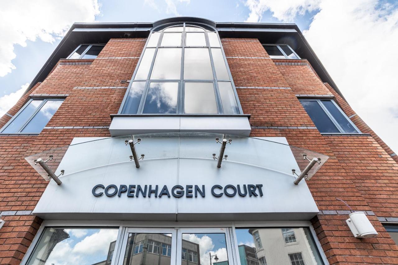 Copenhagen Court Apartments Basingstoke Exterior photo